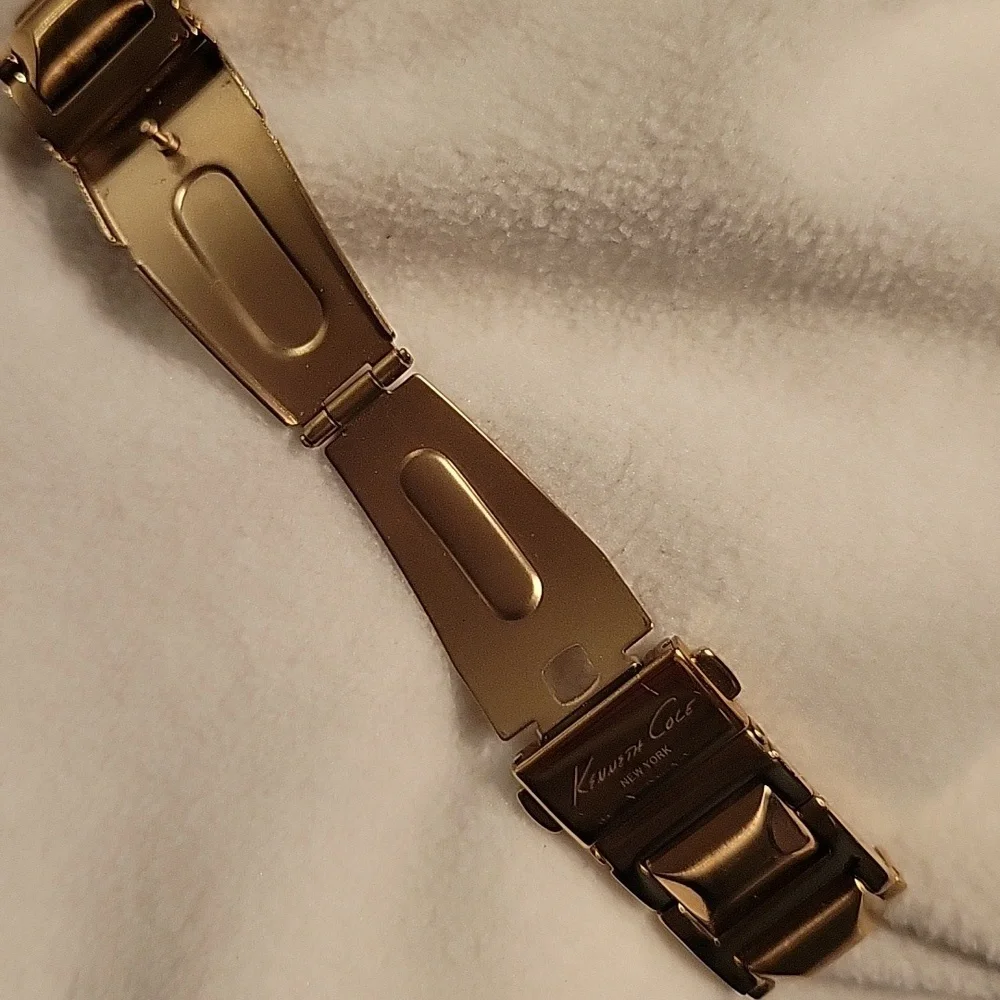 Kenneth Cole N.Y. Gold Watch